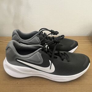 Nike Revolution 7 Grey White Running Workout Shoe FB2207-007 Men's Size 11.5